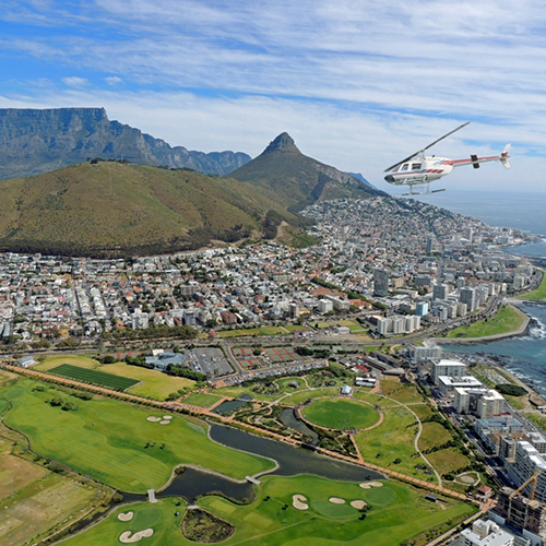 Hélicoptère qui survole Cape Town